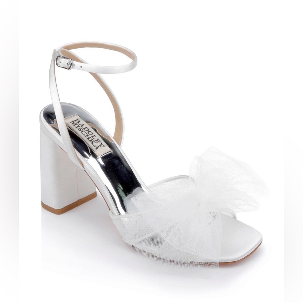 Badgley Mischka Tess Tulle Bow Block Heel Sandals White Satin Size 7.5
